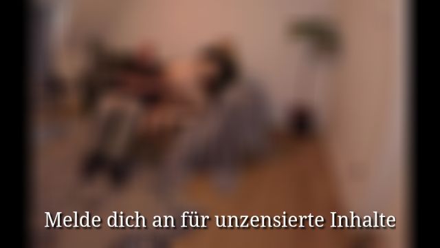 Leck mir mein Arschloch und meine Fotze bis ich komme!