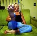 Mari's feet