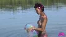 208 Jessy topless with beach balls