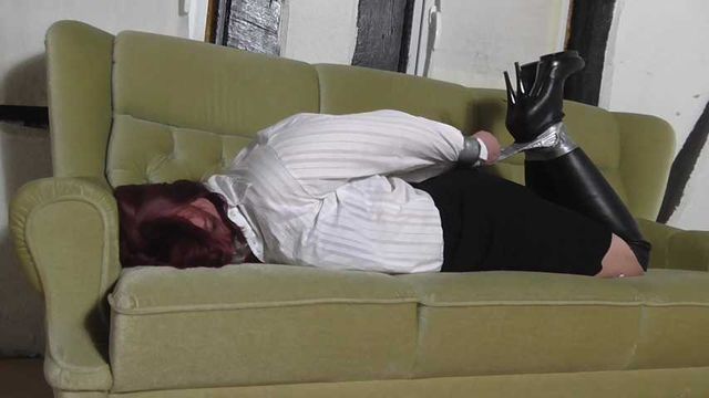 Aurora hogtied in boots 2/2
