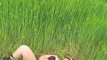 Soraya in dessous outdoor 2/2