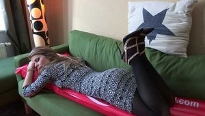 288 Steffi home alone