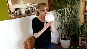 Blow2Pop white U14 and nail2pop red TT14