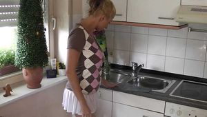 Cleaning the kichtchen? I have a better idea...!