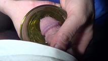 Mehr Pisse bitte - Pisse aus Glas trinken