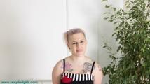 Nadine in pink ropes