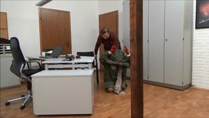 Steffie - Überfall im Büro Teil 1 von 8