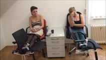 Amy und Bella - Kitzelquiz Teil 3 von 5