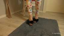 Nasse Leggings in der Dusche