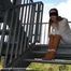 Stella mit Seilen gefesselt auf der Treppe BILDER