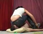 Tyra, Faceflattening in Jeans