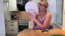 oily blow2pop four balloons with titplay