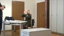Xara - Geschäftsfrau in Schwierigkeiten im Büro Teil 4 von 9