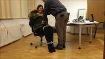 Romina - Überfall im Büro Teil 3 von 8