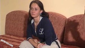 Das süße Teen Olivia das erste Mal nackt