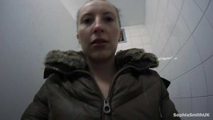 Changing Rooms Pee