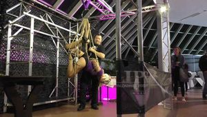 Lena King - suspended in Public