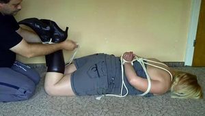 Lesen im Hogtie 2/2