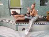 Dana & Jenya - zwei Meerjungfrauen im Pool 02