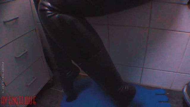 Hot rubber in the bathtub 1