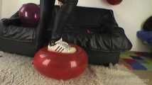 022 Sneaker popping
