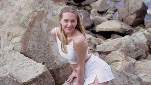 Die ersten Fotoshootings und Private Bilder von Lucie - 1000 Bilder