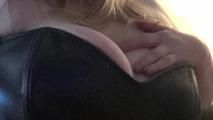 Big Tits 85 D present themselves
