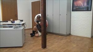 Wunschvideo Zora - Überfall im Büro Teil 6 von 6