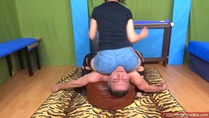 Renate, throat and chest-sitting