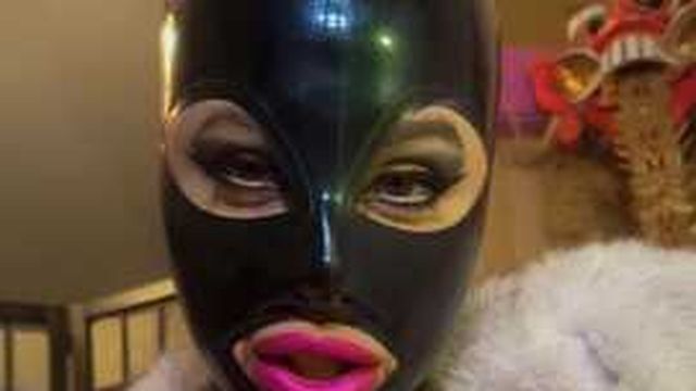 The ultimate lady with the mega claws: Last emptying of cum