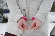 Handschellenspass im Schnee