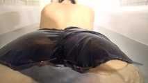 watch Sonja taking a bath enjoying her nylon Shorts