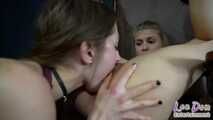 Bonnie Dolce wird wehrlos gefesselt und zum Orgasmus geleckt