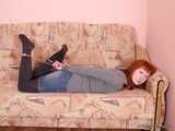 Liska - roter Kopf risqué Selbst-Bondage-Shooting