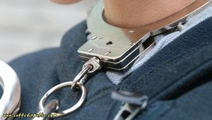 Tight neckcuffed