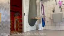 Clip #017 Washing day - how I scrub my pig with a brush