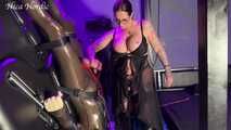Slave milked at the turntable