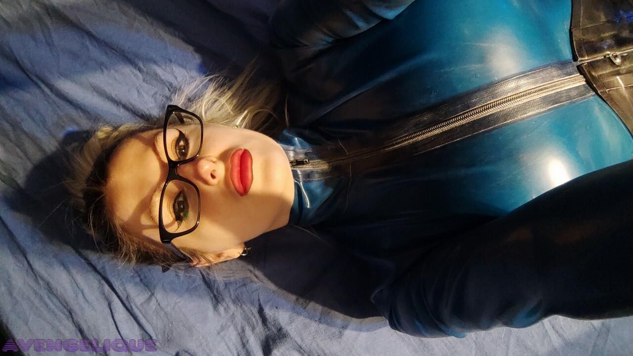 selfie time blue cam