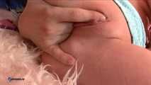 Schulmädchen Kates Blow- und Handjob-Action