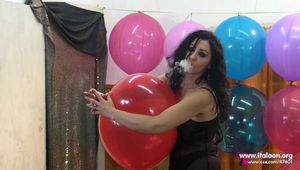 Madame en rouge 30