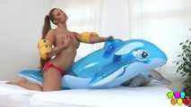 370 Is Thalia ready for the summer?