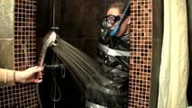 Gina Russel - Müllsack und Dusche (Video)