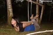 Nadine - Im Wald alleine