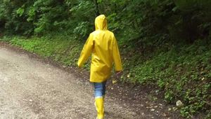 Wet Adventure in an original rubber Friesennerz (07:37 min)