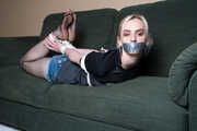 1065 Sandy in Tshirt and Fishnets