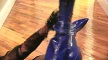 Boot latex praise
