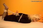 Elena, Jane, Natasha und Susan - Hübsche Frauen im Hogtie