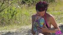 208 Jessy topless with beach balls
