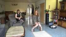 Saskia und Vicky - Wer kitzelt besser Teil 1 von 6