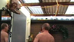 Duschen mit dem Nachbarn